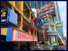 Clifton Hill, downtown Niagara Falls 69